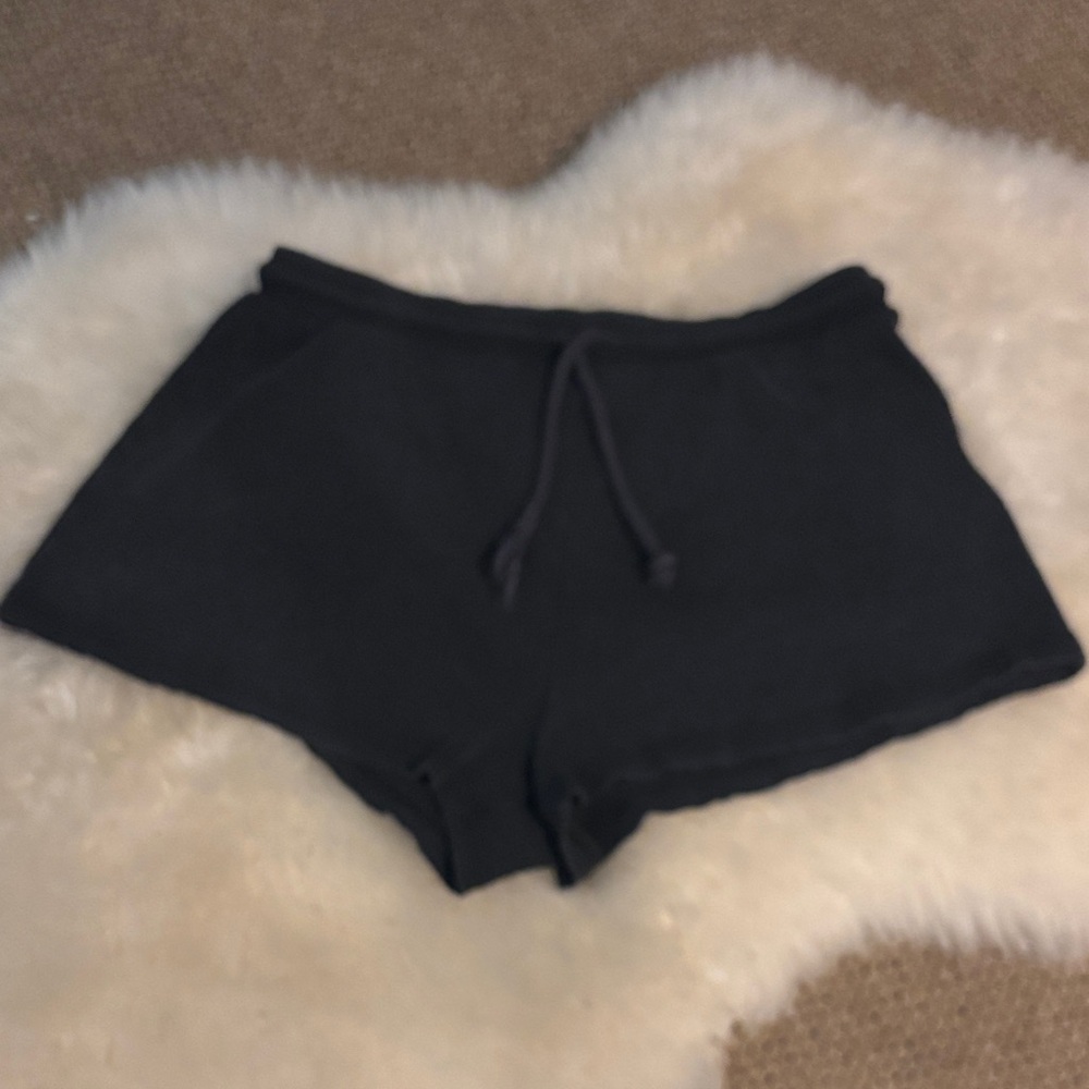 Zara // ribbed shorts